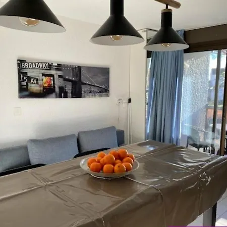 à Le Barcarès, 4 Couchages, Terrasse, Parking, Piscine Et Activités Sportives - Fr-1-195-23 *