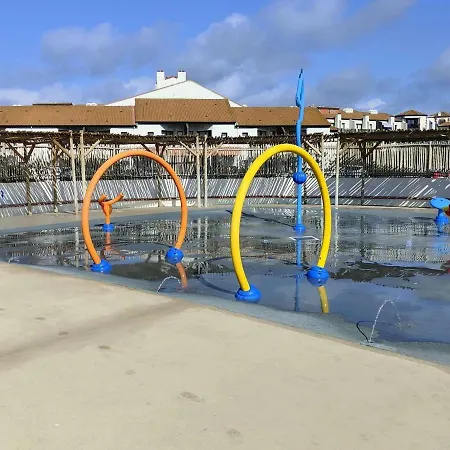 à Le Barcarès, 4 Couchages, Terrasse, Parking, Piscine Et Activités Sportives - Fr-1-195-23 Appartement Le Barcarès